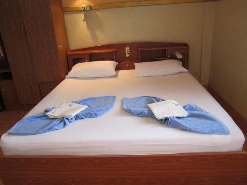צ'יאנג מאי Hollanda Montri Guesthouse מראה חיצוני תמונה